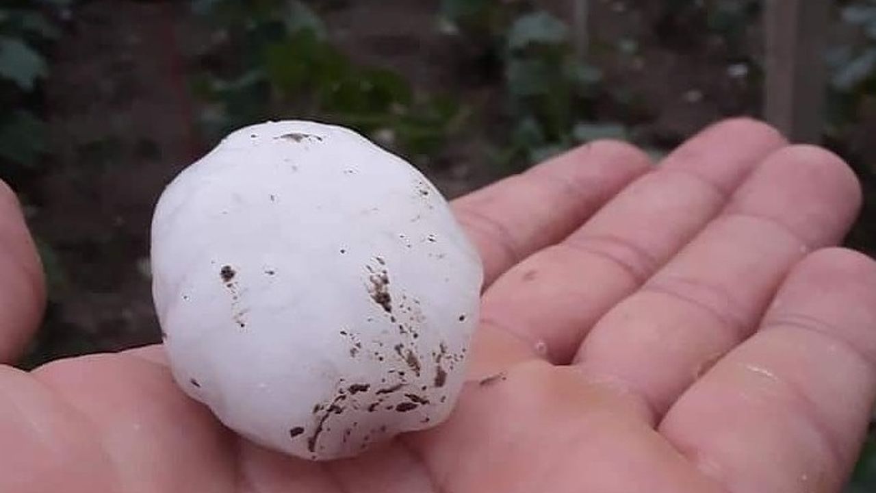 İnanılmaz: Amasya'da yumurta büyüklüğünde dolu yağdı!