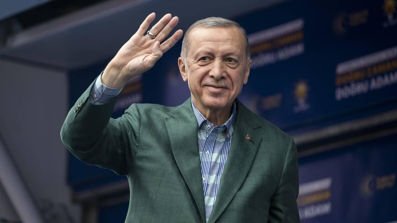 Cumhurbaşkanı Erdoğan yurt dışındaki vatandaşlara seslendi: "Alnımızın akıyla çıkacağız!"