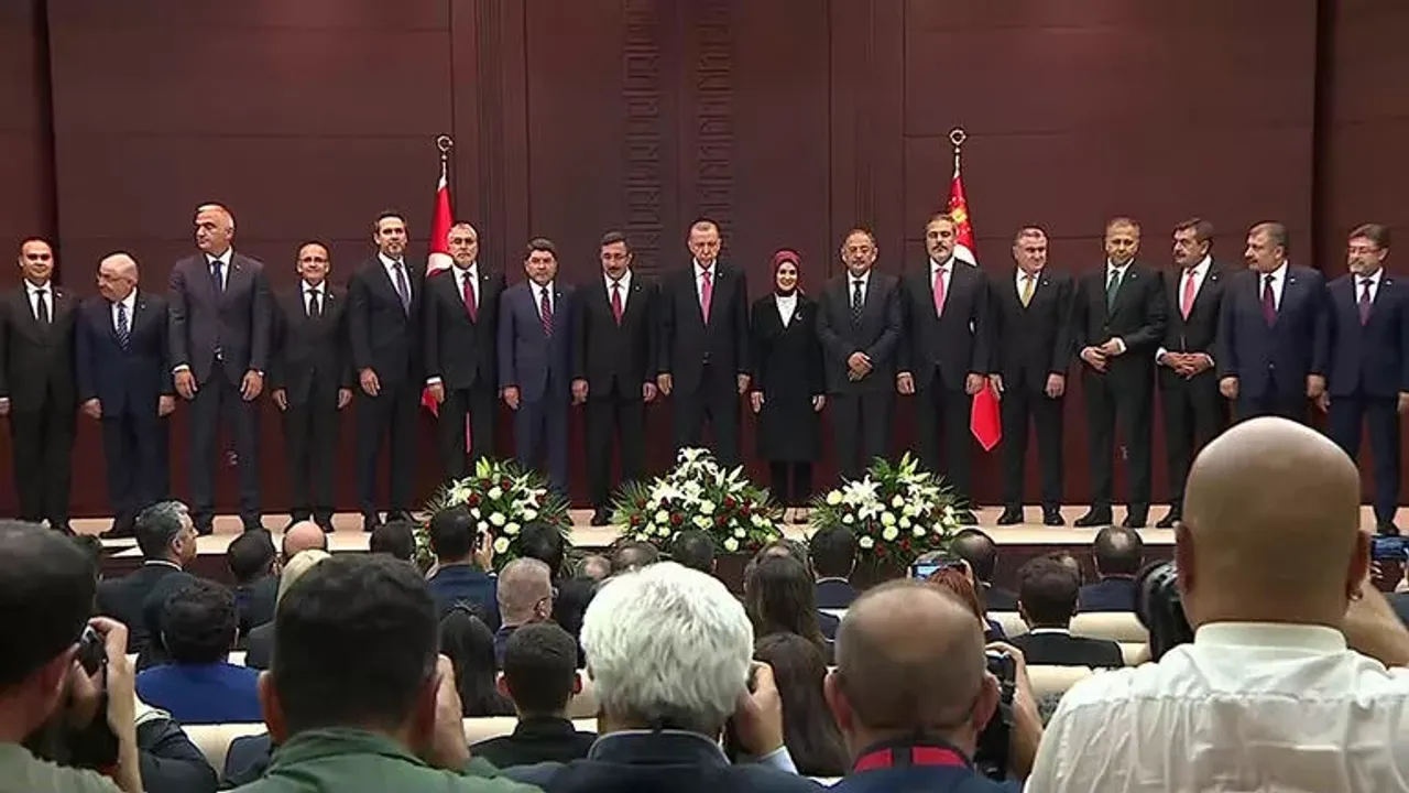 Son dakika: Cumhurbaşkanı Erdoğan yeni kabineyi açıkladı! İşte Türkiye'nin yeni bakanları...