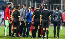 Kasımpaşa ile Yeni Malatyaspor futbolcuları birbirine girdi