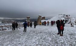 Çinli turistler  Kapadokya’da  karın keyfini çıkardı