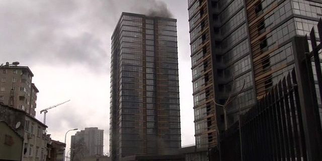 Fikirtepe'de 24 katlı binada yangın... Alevler yükseliyor