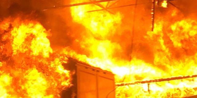 Kocaeli, Gebze'de sünger fabrikasında yangın