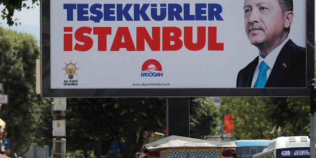 Ak Parti'nin "Teşekkürler istanbul" pankartları söküldü