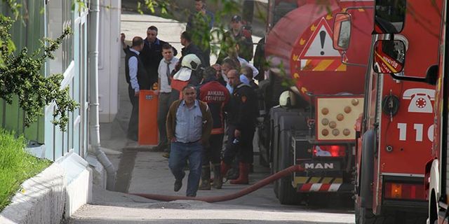 Ankara'da lüks otomobil bayisinde yangın!