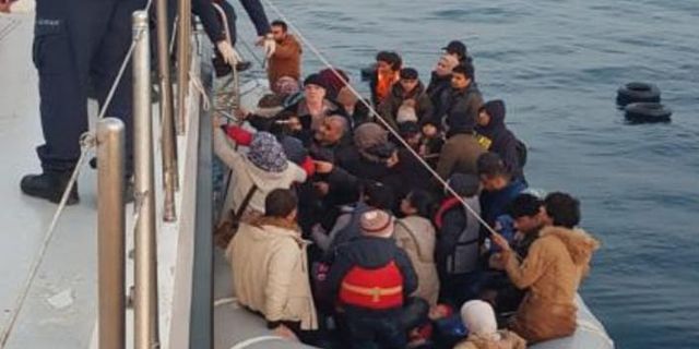 Kuşadası Körfezi'nde 85 göçmen yakalandı