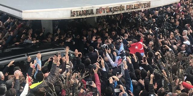 İstanbul Büyükşehir Belediye Başkanı Ekrem İmamoğlu halka seslendi
