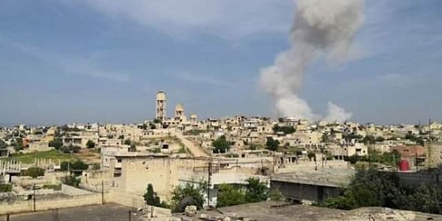 Suriye güçlerinden İdlib ve Hama'ya hava saldırısı