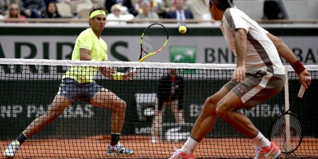 Fransa Açık’ta Nadal, Federer’i geçerek finale yükseldi