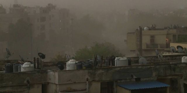 Hindistan’da kum fırtınası: 19 ölü