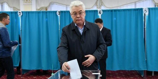 Kazakistan’da halk sandık başında