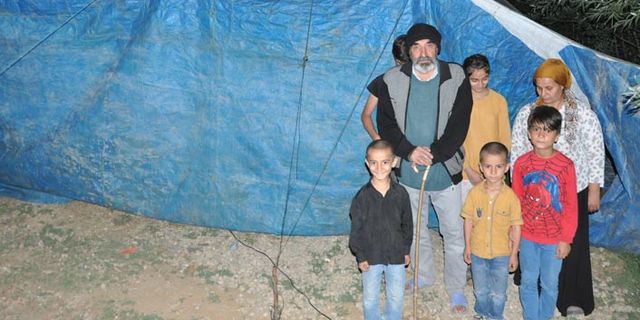 6 çocuklu aile ev bulamadı, çadırda yaşıyor