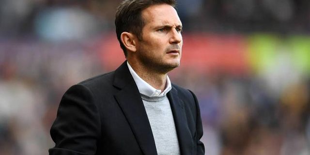 Frank Lampard, Chelsea'nin başına geçti