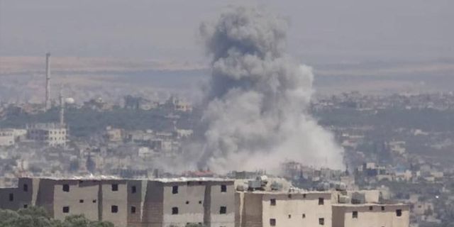 Rus ve Suriye uçakları İdlib'i bombaladı: 3 ölü
