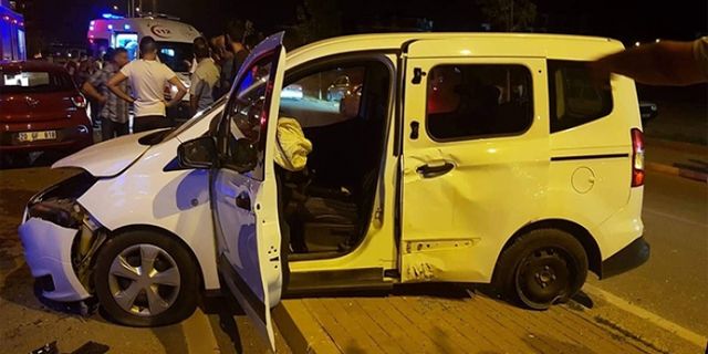 Denizli'de trafik kazası: 3 yaralı