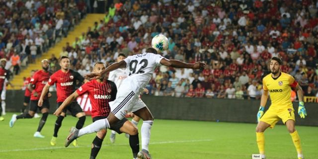 5 gol 3 kırmızı kartlı maçın kazananı Gaziantep Gazişehir oldu