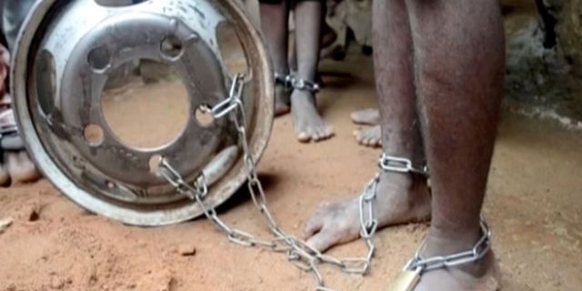Alıkonulan çoğu çocuk yüzlerce Nijeryalı'ya işkence edildi