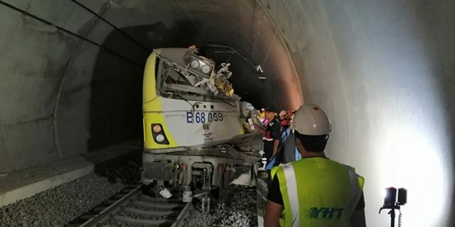Bilecik'te tren kazası, 2 makinist hayatını kaybetti