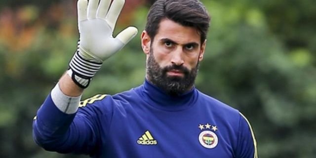 Fenerbahçe'de Volkan Demirel futbolu bıraktı
