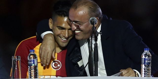 Galatasaray'ın imza törenine rekor katılım