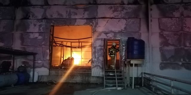 İzmir’de ekmek fabrikası yandı