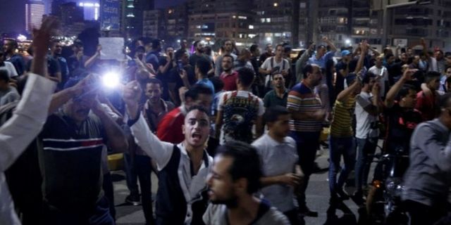 Mısır halkı Sisi'ye karşı ayaklandı, 'Derhal görevi bırak'