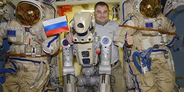Rusya'nın robotu, uzay gezisini bitirdi
