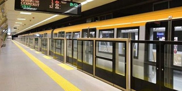 İstanbul'da metroların son sefer saatleri uzatıldı