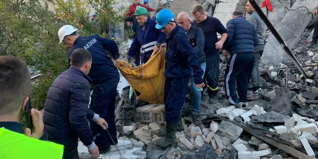 Arnavutluk beşik gibi sallanıyor: 4 ölü, 200 yaralı