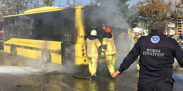 Şoförün dikkati sayesinde 40 yolcu yangından kurtuldu