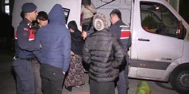 48  Kaçak göçmenin  bulunduğu minibüs yakalandı