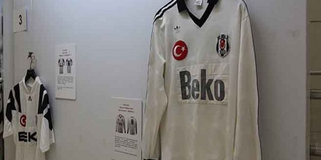 Maltepe Beşiktaşlılar Derneği'nin forma sergisi büyük ilgi görüyor