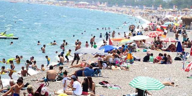 Antalya'ya en sonunda yaz geldi! Termometreler 43 dereceyi gösterdi