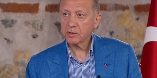 Canlı yayında sorulan soru Cumhurbaşkanı Erdoğan'ı kızdırdı! "Çok saçma bir soru!"